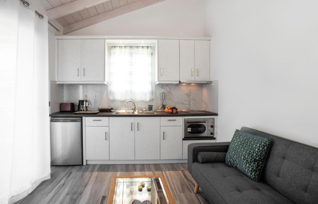 Antonis Apartments Кассиопи Экстерьер фото